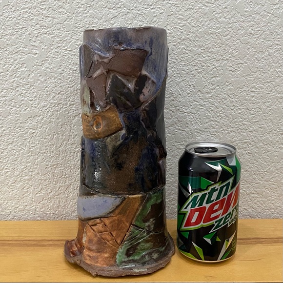 Vintage Unique Brutalist Clay Pottery Signed Hobbyist? 9.5” Cylindrical Vase - Picture 2 of 16